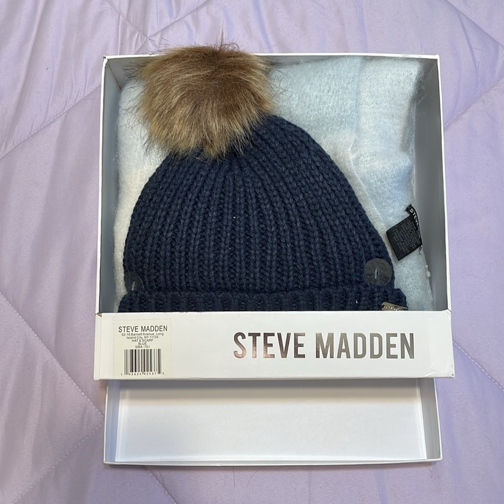 Steve Madden knit beanie w/faux fur pom and scarf box set